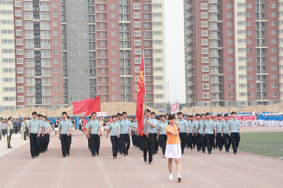 信工系在學(xué)院運動會開幕式團體操表演中取得優(yōu)異成績