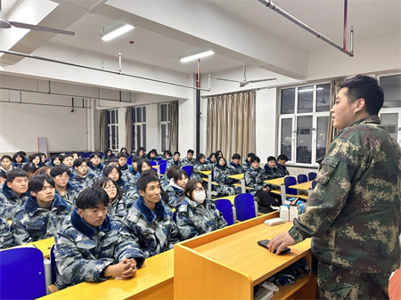 傾聽學(xué)生心聲，交流共話成長(zhǎng)--藝術(shù)學(xué)院組織召開“藝術(shù)學(xué)院民主座談會(huì)”