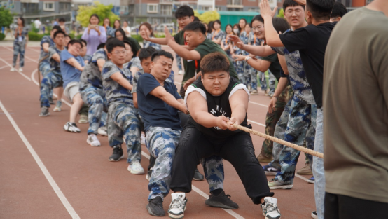 青春校園|凝聚每份力，團(tuán)結(jié)一條心——保定理工學(xué)院第十八屆拔河比賽圓滿結(jié)束