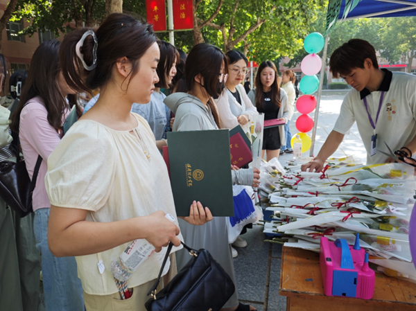 畢業(yè)季|保定理工學院|管理學院|畢業(yè)驪歌起，青春再啟航—我院2024屆畢業(yè)生平安離校